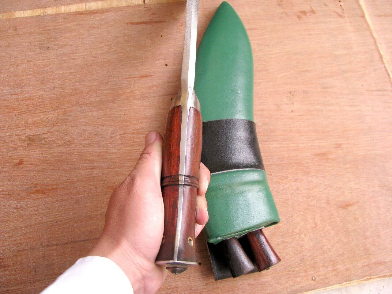 11-inch-Angforce-Kukri-on-a-green-sheath