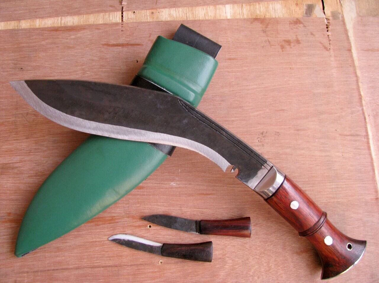 11-inch-Angforce-Kukri-on-a-green-sheath